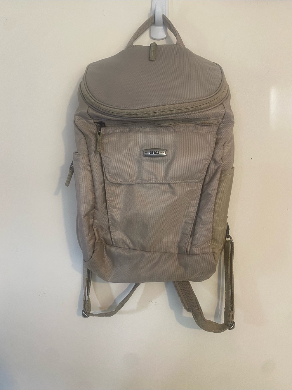 REI Travel backpack / sling bag convertible bag, laptop bag, travel, pockets